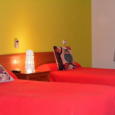 Hostal Gastrobar Carmelo Villarejo de Salvanes Bagian luar foto