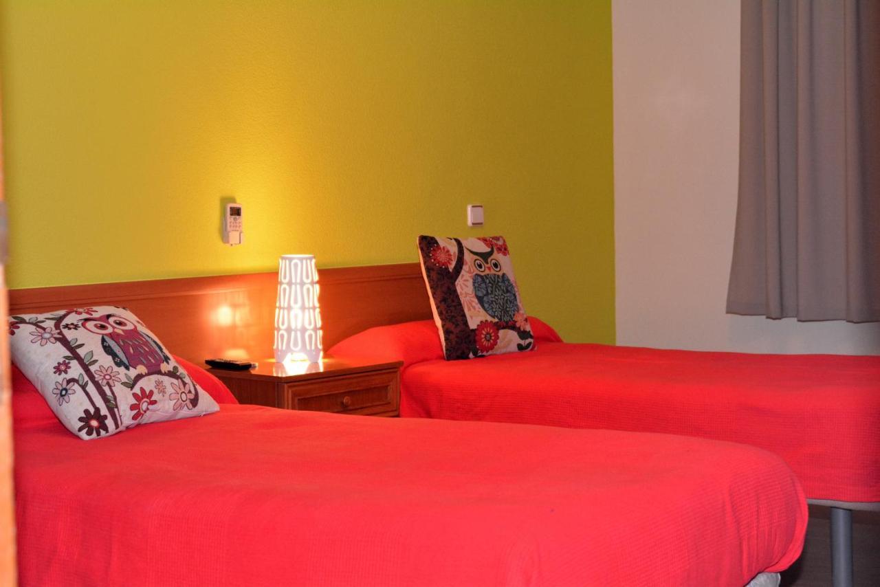 Hostal Gastrobar Carmelo Villarejo de Salvanes Bagian luar foto