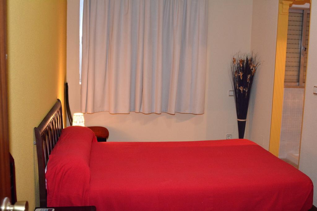 Hostal Gastrobar Carmelo Villarejo de Salvanes Bagian luar foto